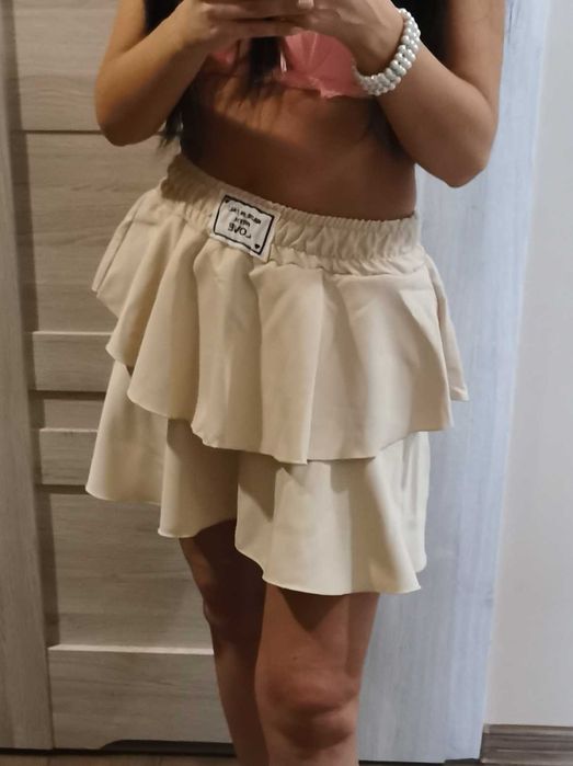 Spódnica mini falbany Uni beż krem Italy Moda