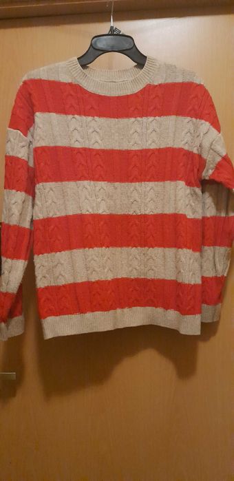 Damski swetr w paski