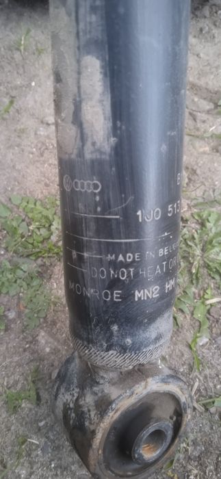 Задні масляні амортизатори Задній амортизатор Октавія Тур, Гольф 4, Бора, Ауді А3, Леон, Толедо 2 (1J0513025) Monroe