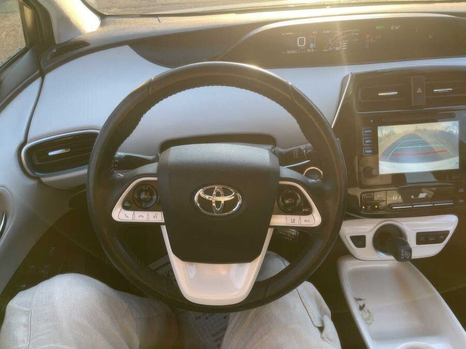 Toyota Prius Prime      2019
