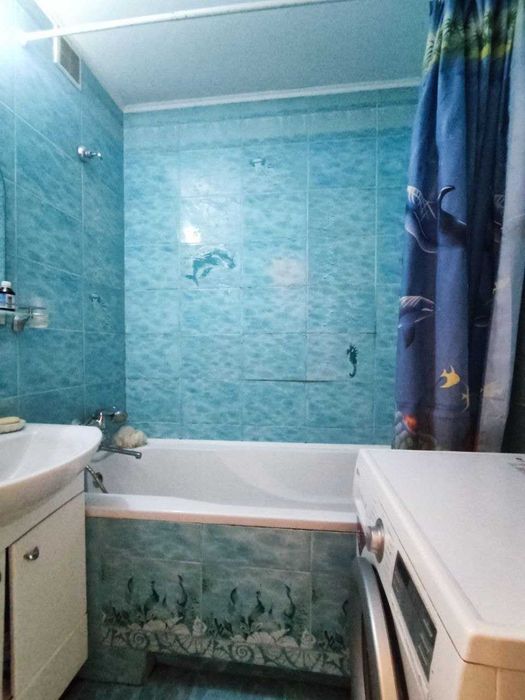 Оренда 3 кімнатної  квартири Добровольського проспект.