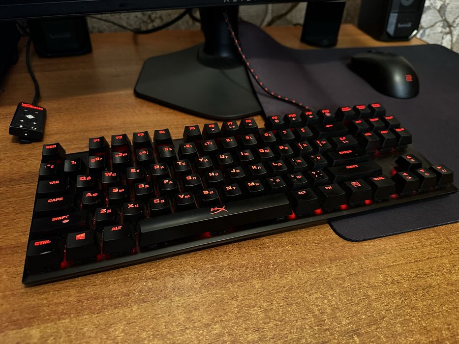 Продам клавиатуру HyperX