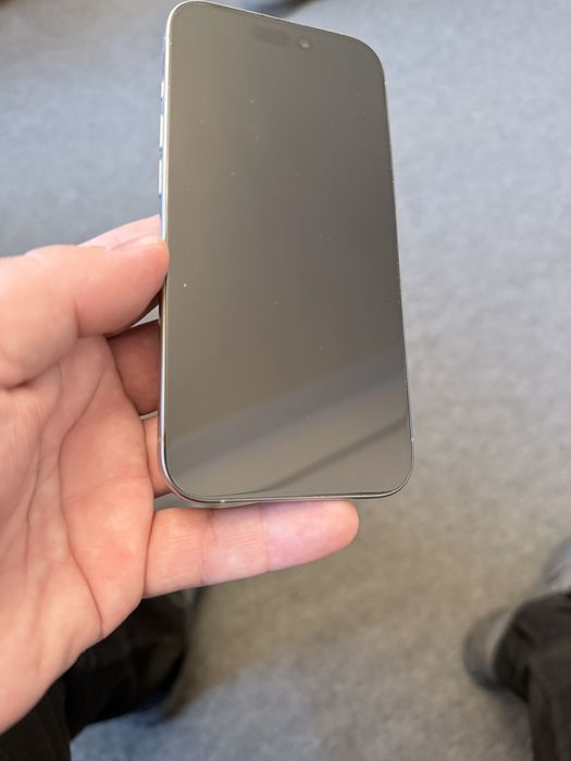 iPhone 15 Pro  -  jak nowy