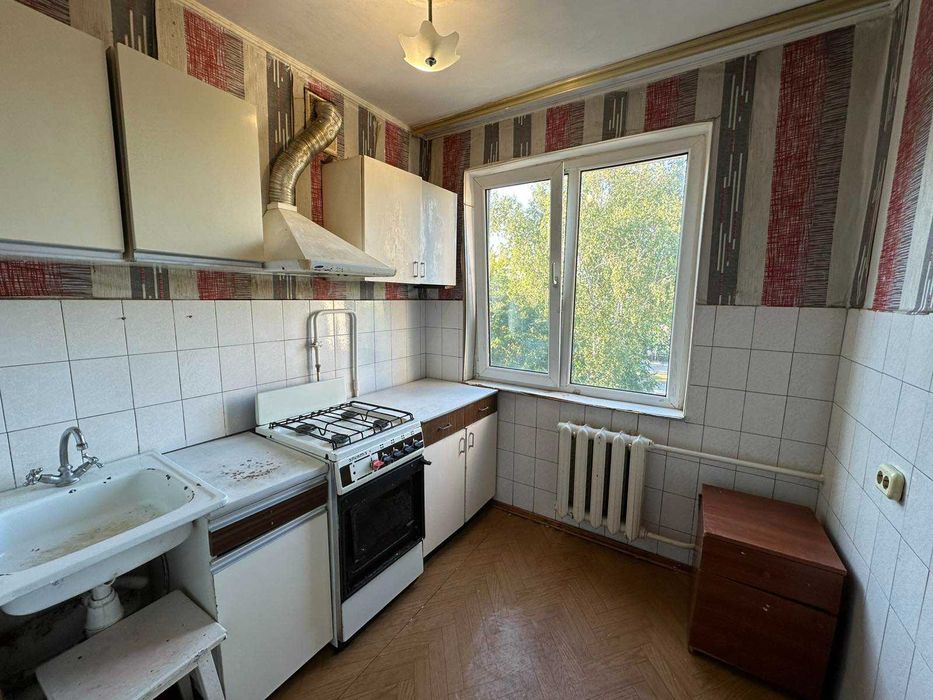 Продаж затишної 2 кімн кв-ри по вул Льотній, 11а навпроти маг. "Седам"