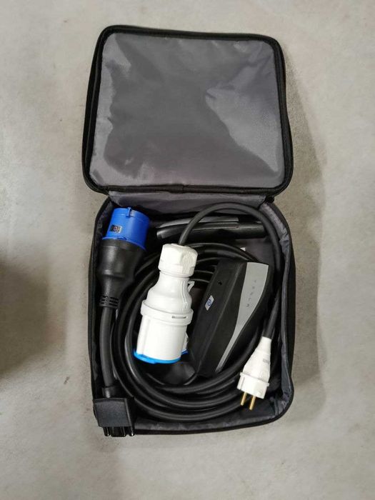 Зарядний пристрій, mobile connector USA зарядне 32А  Tesla