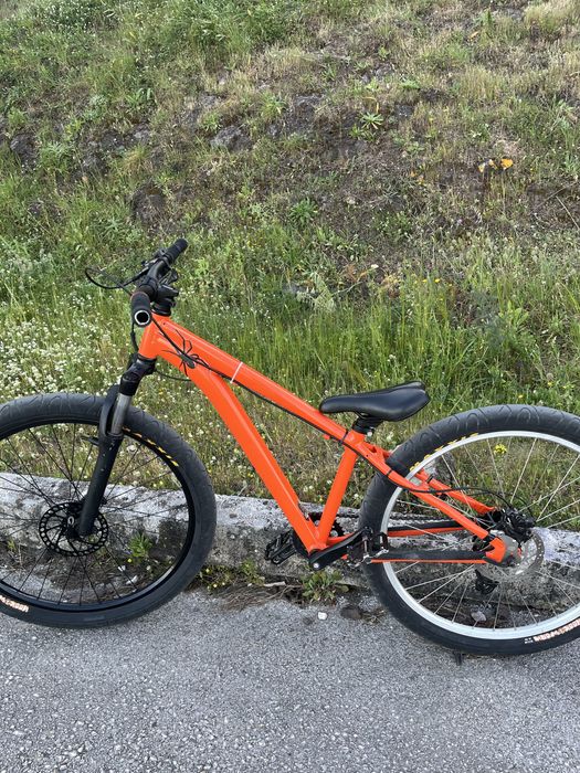 Bicicleta nova grau