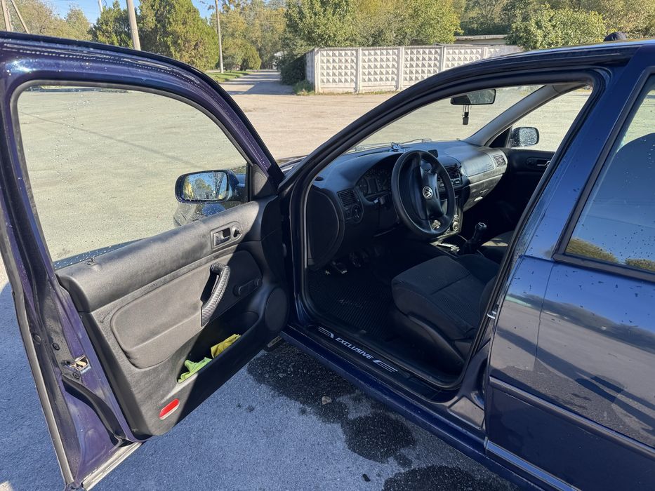 Продам VW GOLF 4 1.4 Бензин.