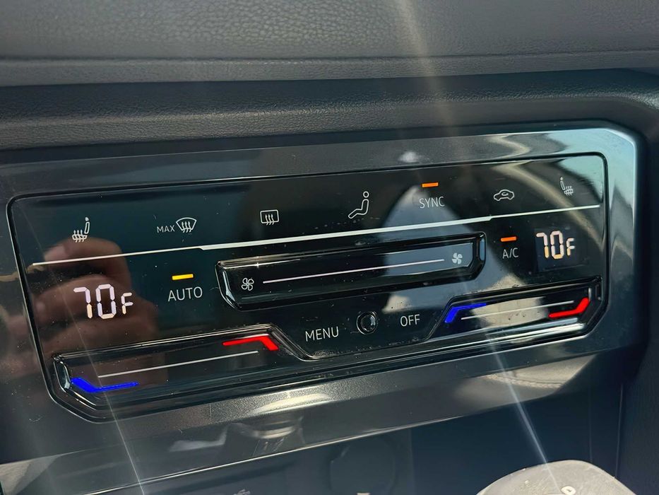 Volkswagen Tiguan SE      2023