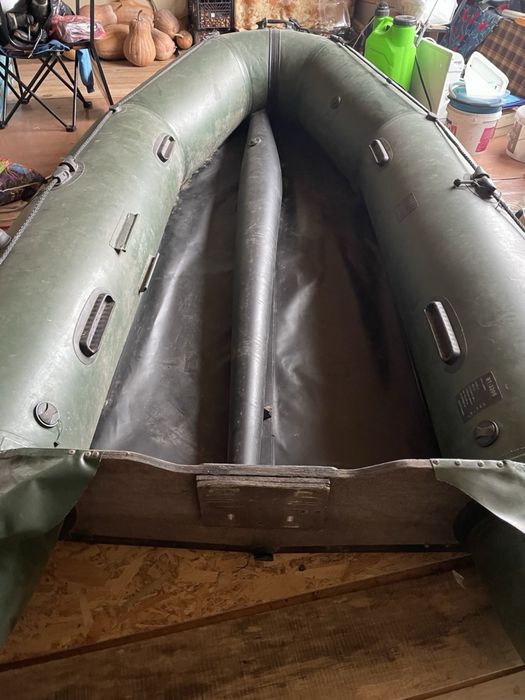 Човен Bark-330s