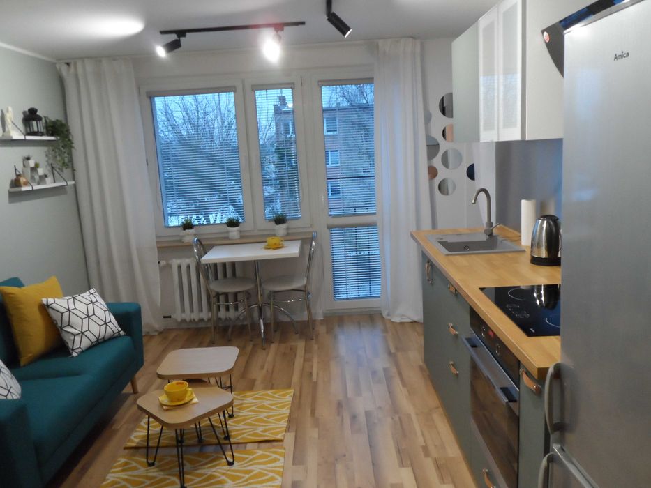 Kawalerka 26m centrum , 3 piętro , z łóżkiem 140 x 200 i garderobą