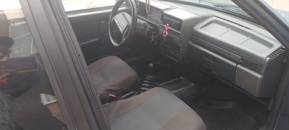 Автомобіль Ваз 21099