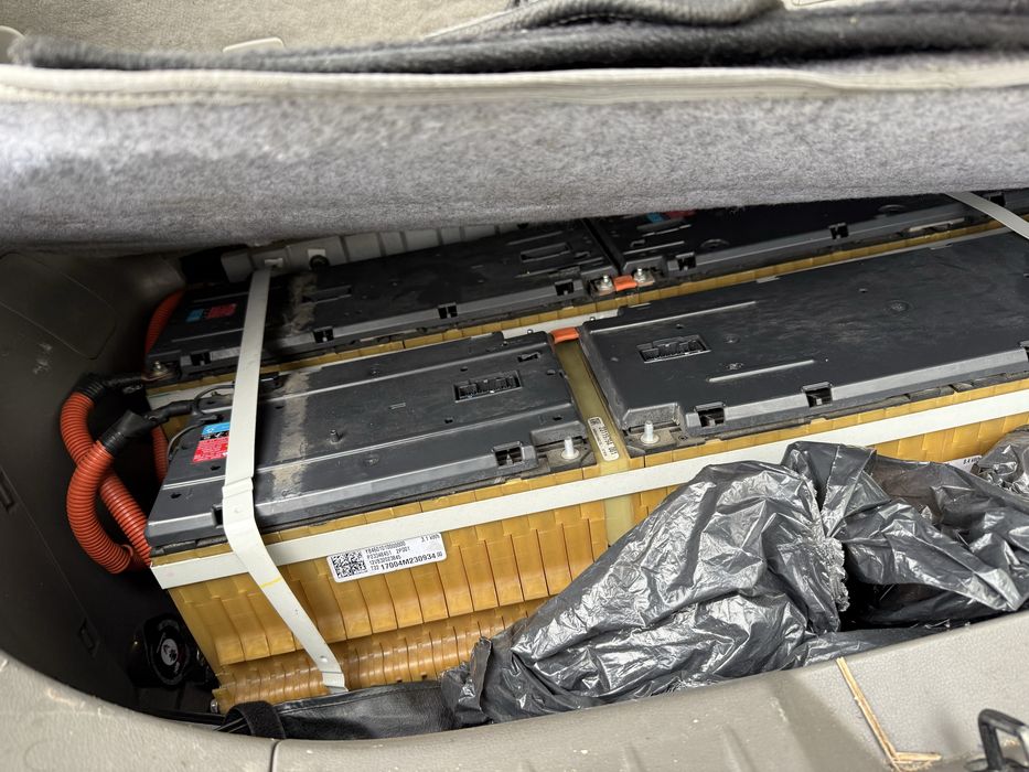 Nissan Leaf 2012 24кв+8кв