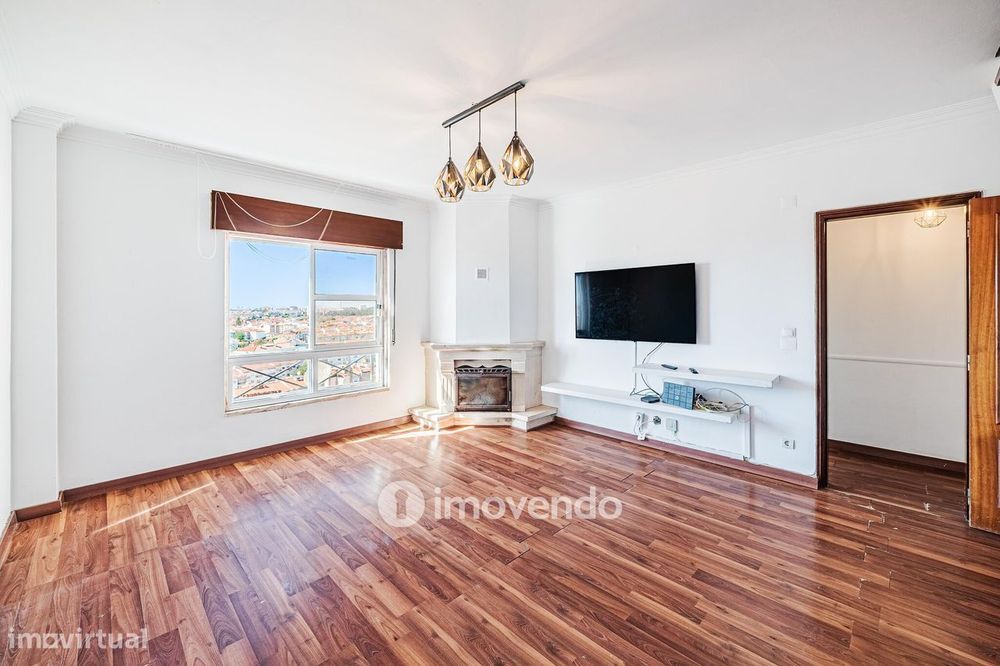 Apartamento T4 Duplex, com vistas sobre Sintra, no Algueirão