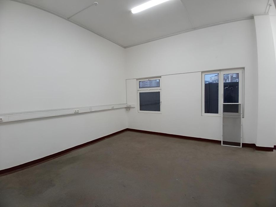 Оренда приміщення: склад 1280 м2 з вантажним ліфтом