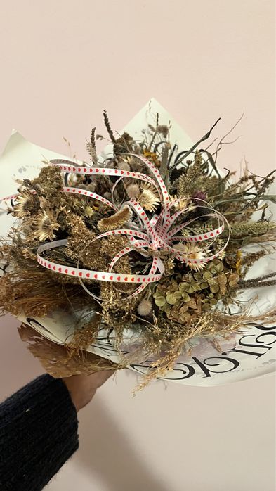 Bukiet wiązanka z suszonych traw kwiatów