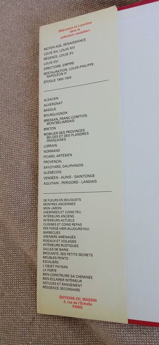 Livro em francês sobre a faiança francesa
