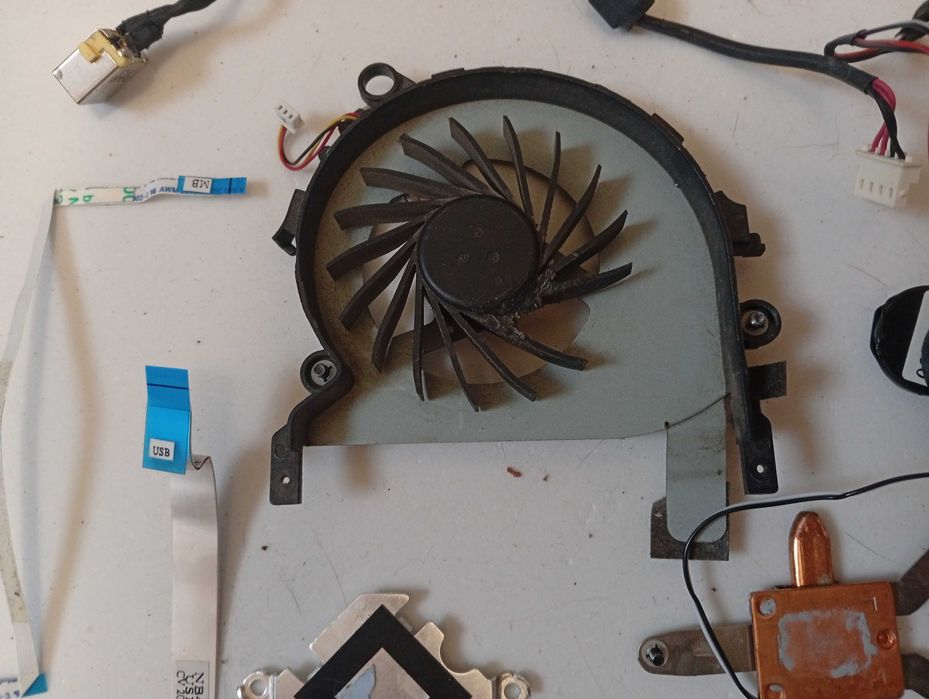 Продам запчасти те что на фото от ноутбука ACER TravelMate 5360