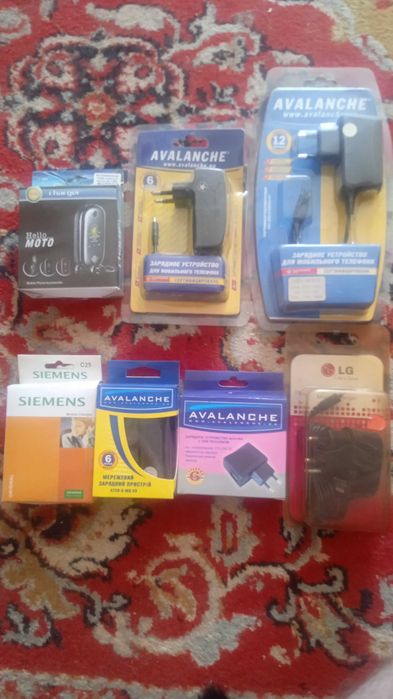 Зарядные устройства Дата кабели. Старые модели. Корпуса.