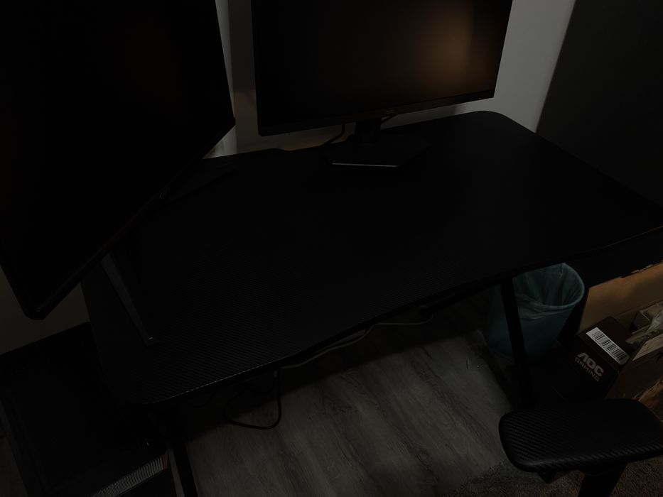 Mesa gaming Preta