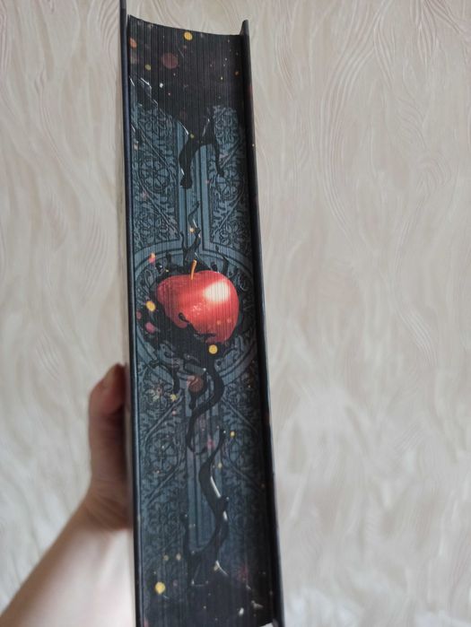 Продам набір книг.