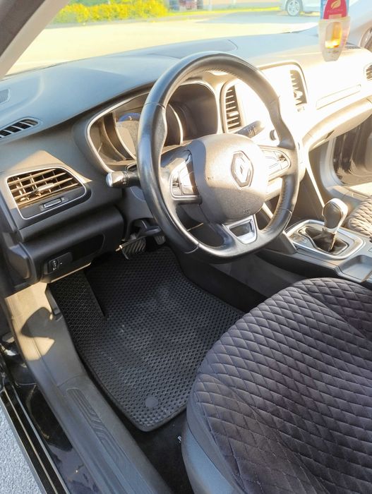 Легковий автомобіль