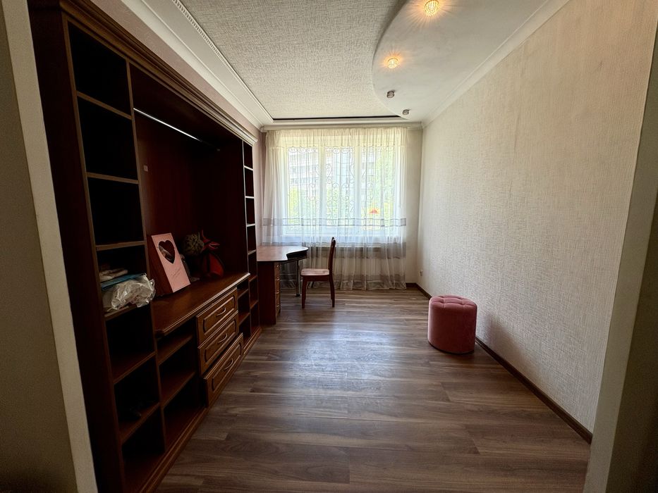 Продається 3х кімнатна квартра 105м2, вул. Дружби Народів 228а