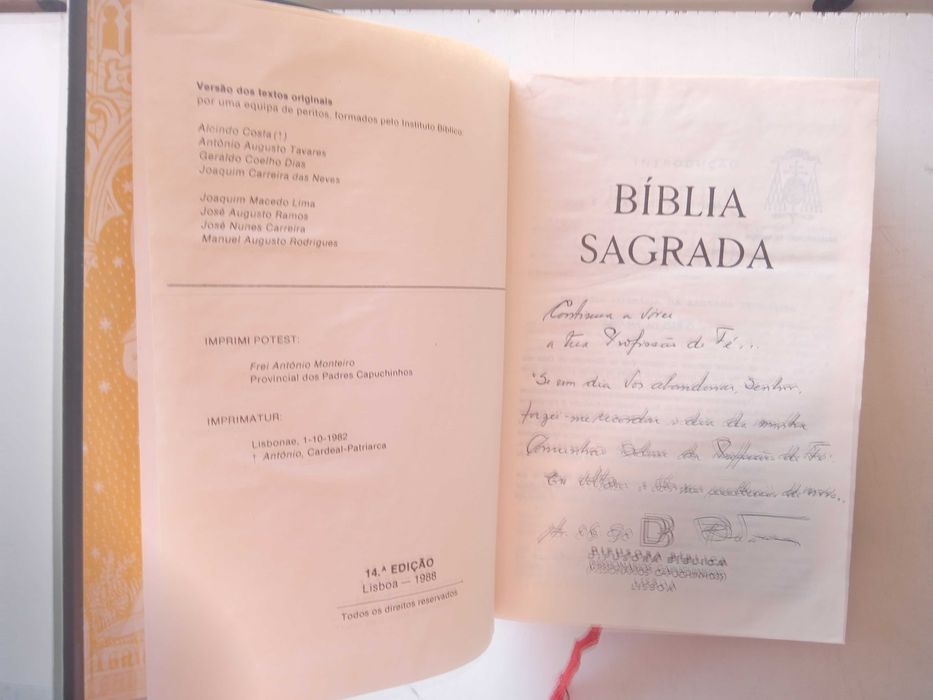 A Bíblia Sagrada - - - - - Livro
