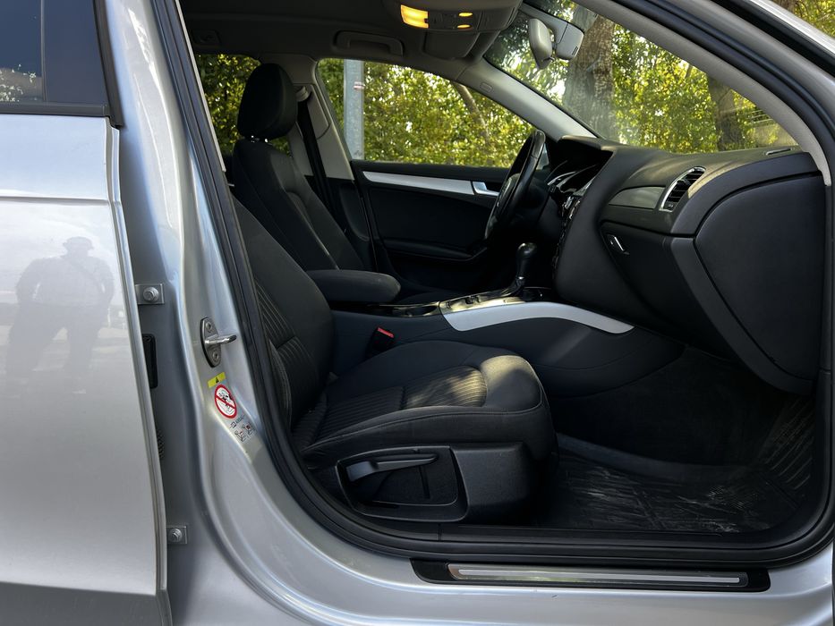 Audi A4b8 2011 рік 1.8 бензин