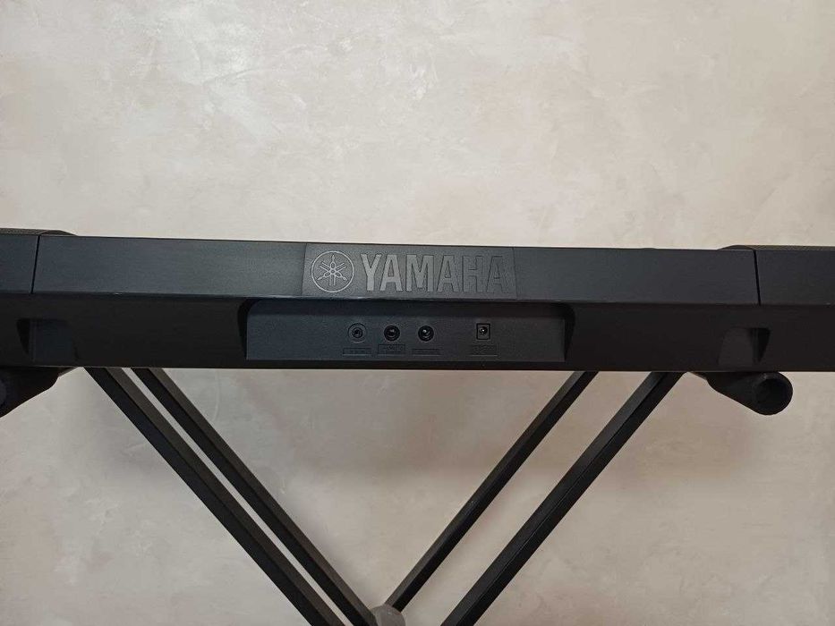Синтезатор Yamaha PSR-E263! + Подарунки.