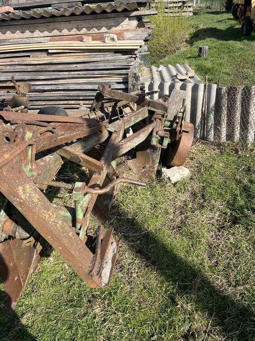 Плуг польський 3 корпусний bomet