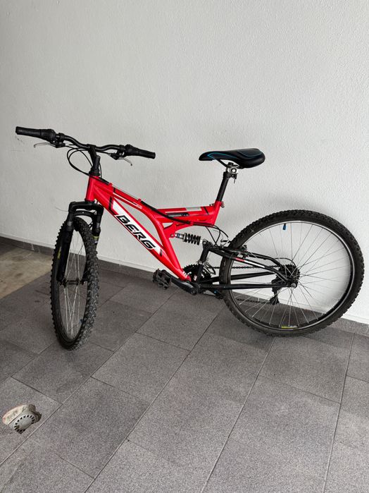 Bicicleta Berg vermelha