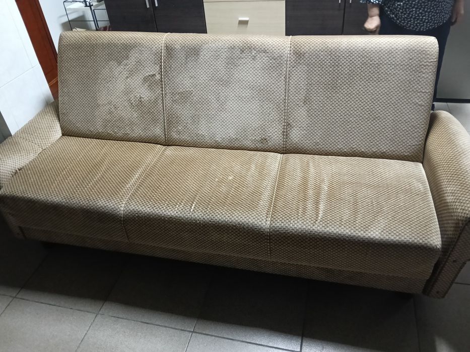Sofá-cama usado .