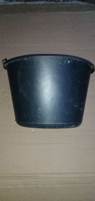 Продам  2 ведра пластик.