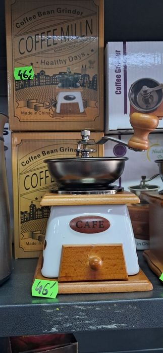 Młynek do kawy ręczny retro ceramiczny drewniany dekoracyjny