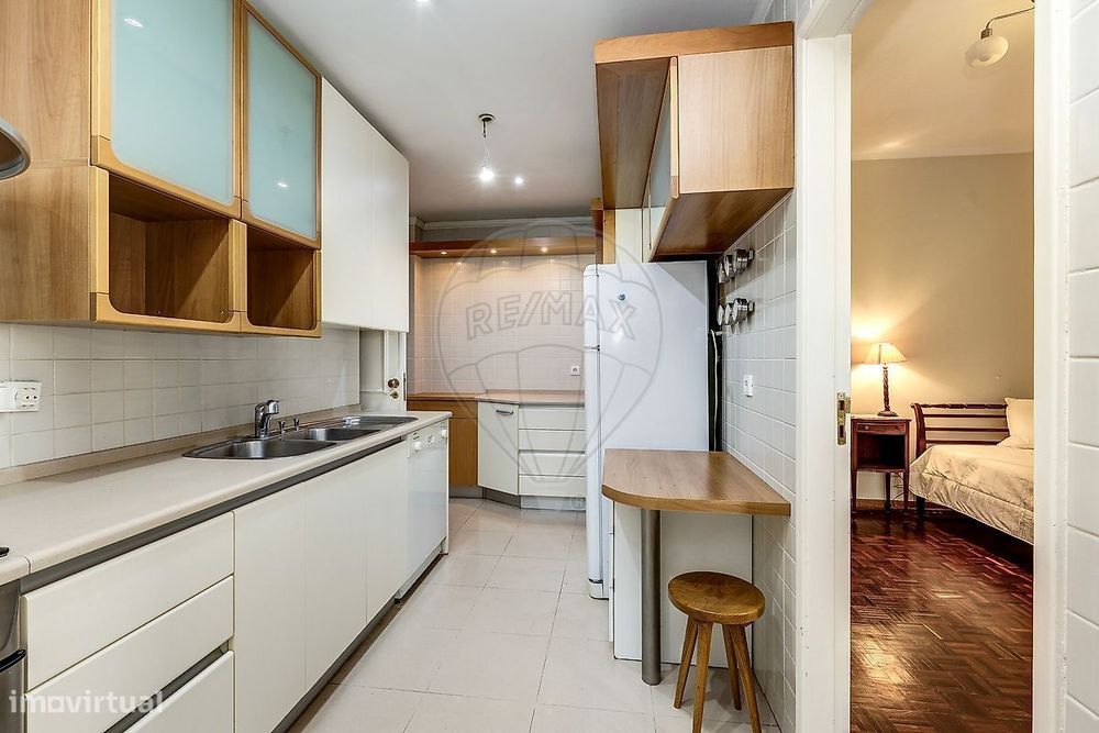 Apartamento T4 para arrendamento