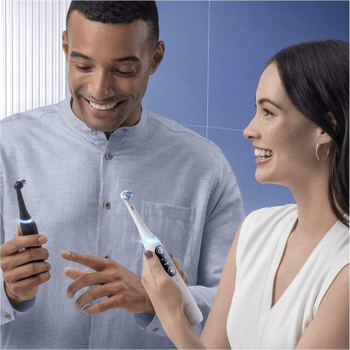 електрична зубна щітка Oral-B iO Series 8, подвійна упаковка