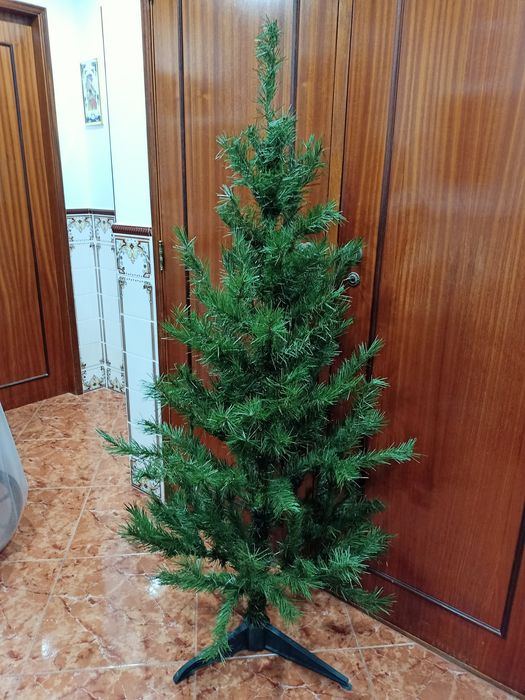 Árvore de Natal enfeites casa quarto apartamento vivenda escritório.