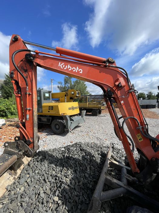 Послуги екскаваторів Takeuchi, Kubota Zeppelin ZM13