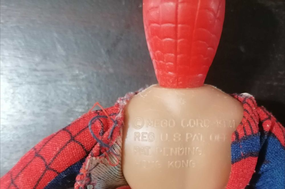 Boneco Spiderman Mego mais livro