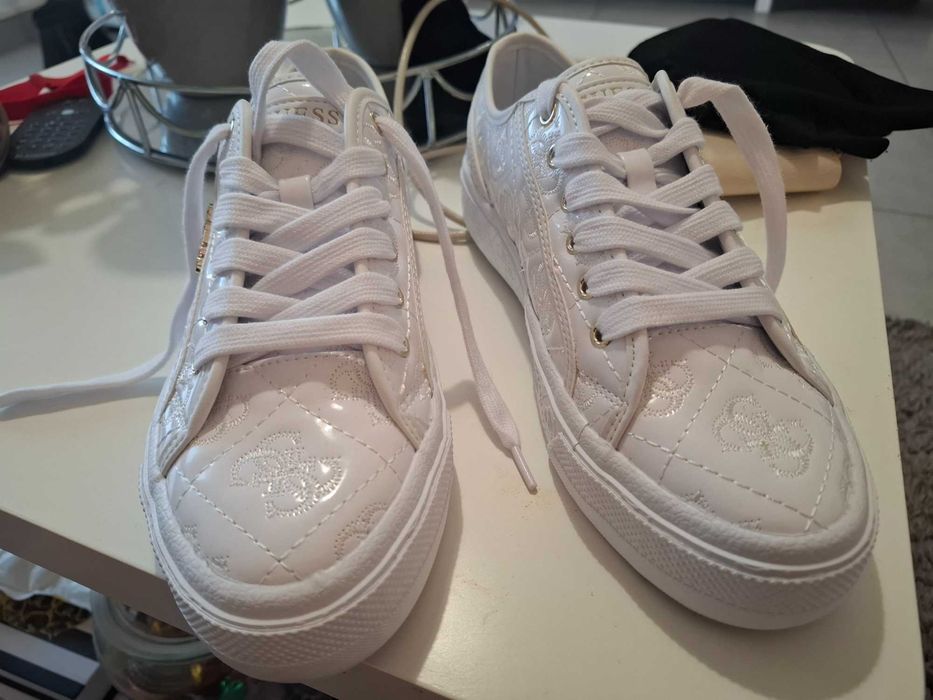 Tenis da guess novo