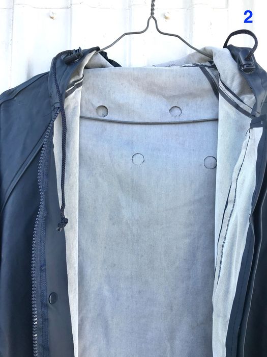 Fatos impermeáveis / fatos de oleado em bom estado