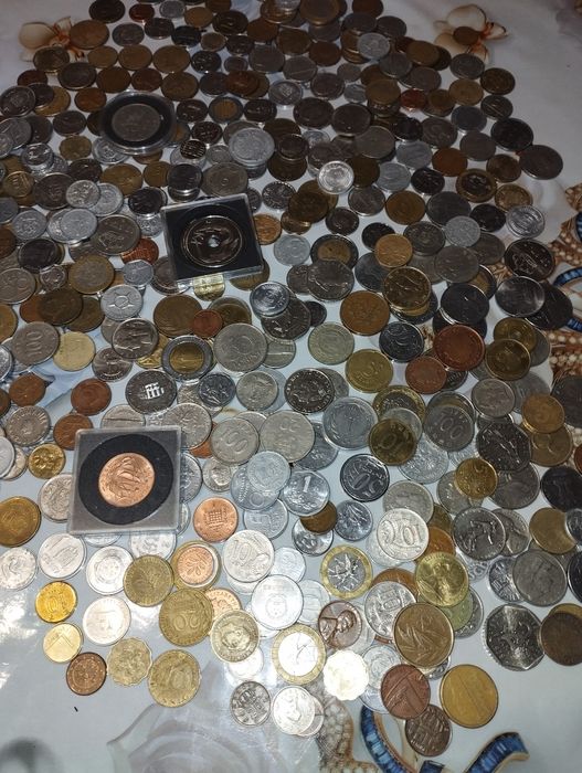 Лот 450 монет світу