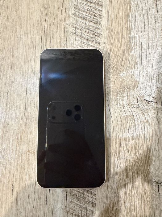 продам мобільний телефон IPhone 14 128гбт