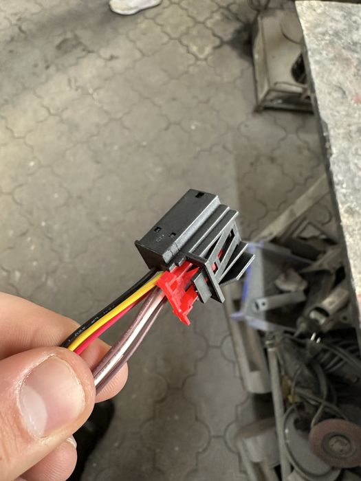 Дзеркало праве електр. 6 пинов VW Golf (V)