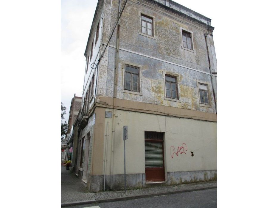 Prédio no Centro de Vendas Novas — Landeira, Évora