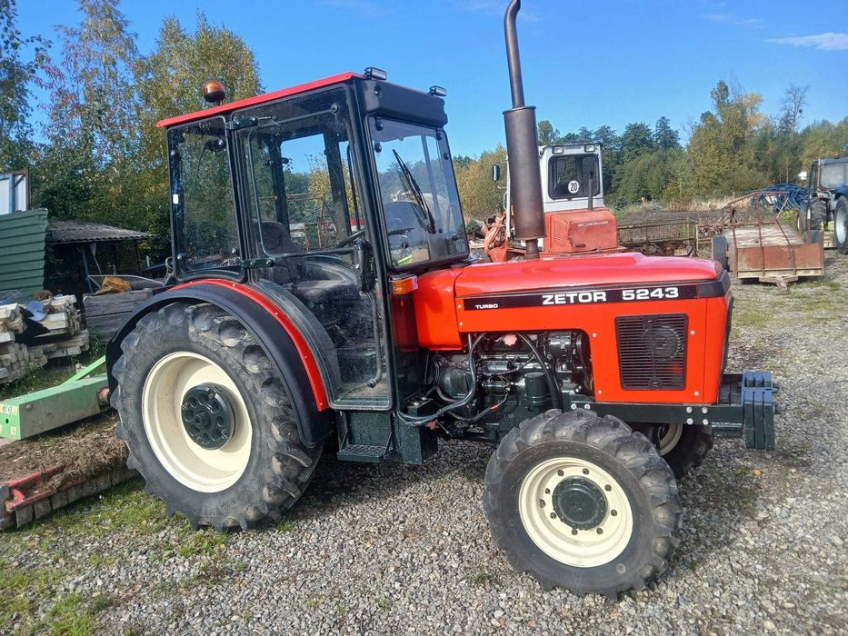 Ciągnik sadowniczy Zetor 5243