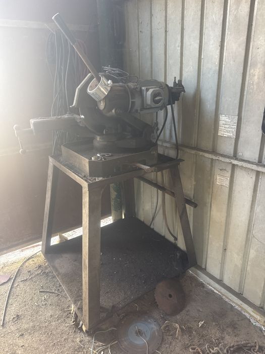Maquina de cortar ferro