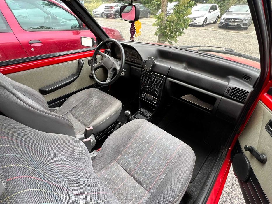 Fiat Uno “troféu“ 1.1 Injeção - Caixa de 6