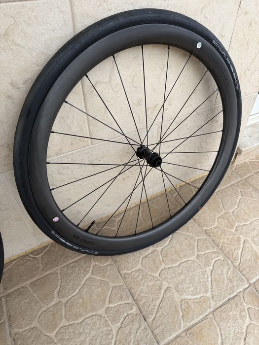 Bicicleta estrada - Rodas em carbono - Topo de Gama