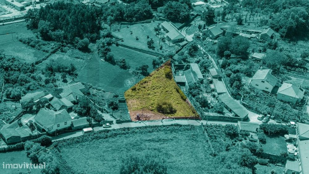 Terreno de 1.200 m2 com excelente exposição solar em Riba de Âncora, C
